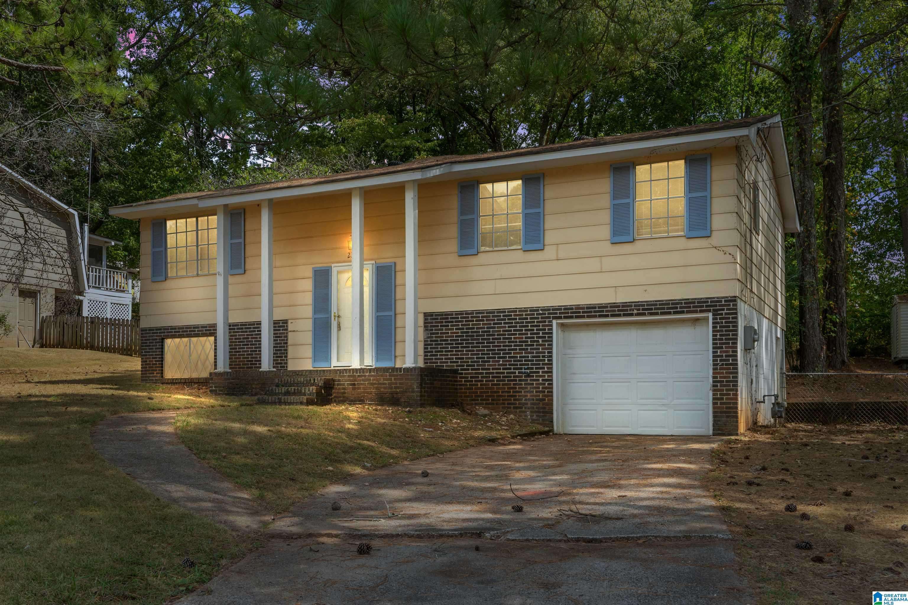 2321 STONEWOOD DRIVE, Center Point, AL 35215