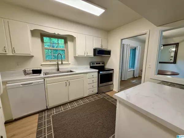 Vestavia Hills, AL 35216,2139 MONTREAT DRIVE #c