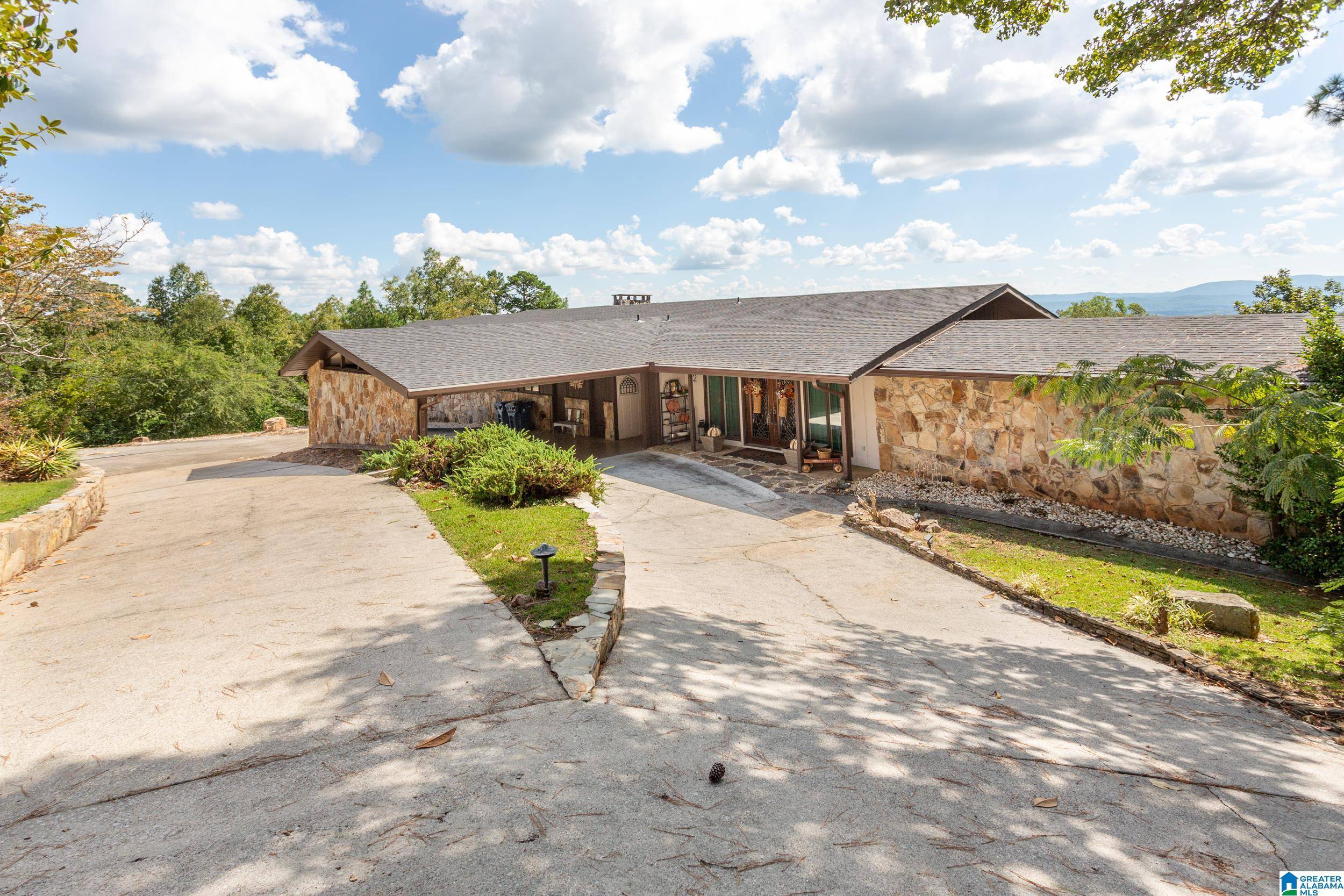 Anniston, AL 36207,2 RENDALIA ROAD
