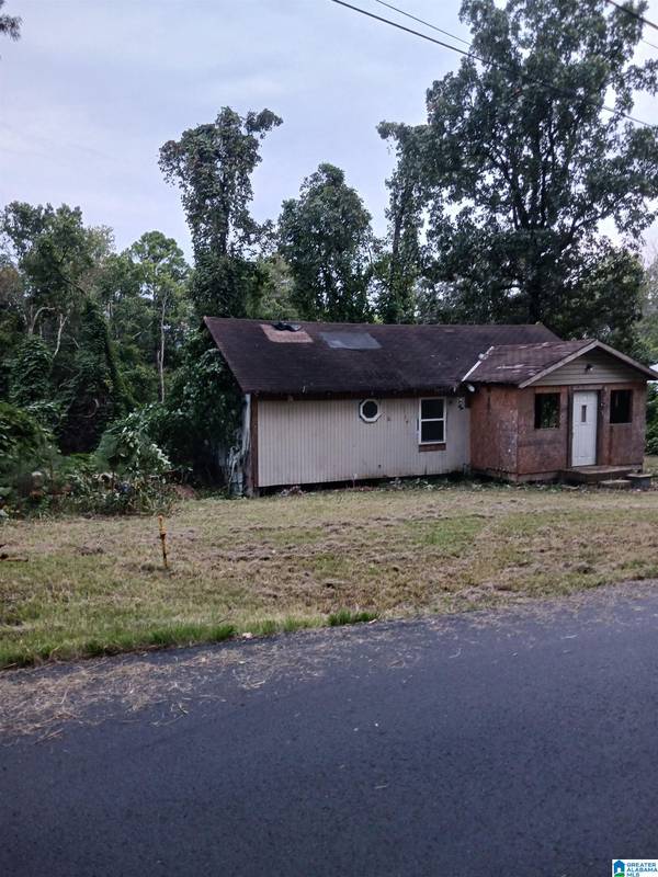 8621 SWAFFORD AVENUE, Leeds, AL 35094