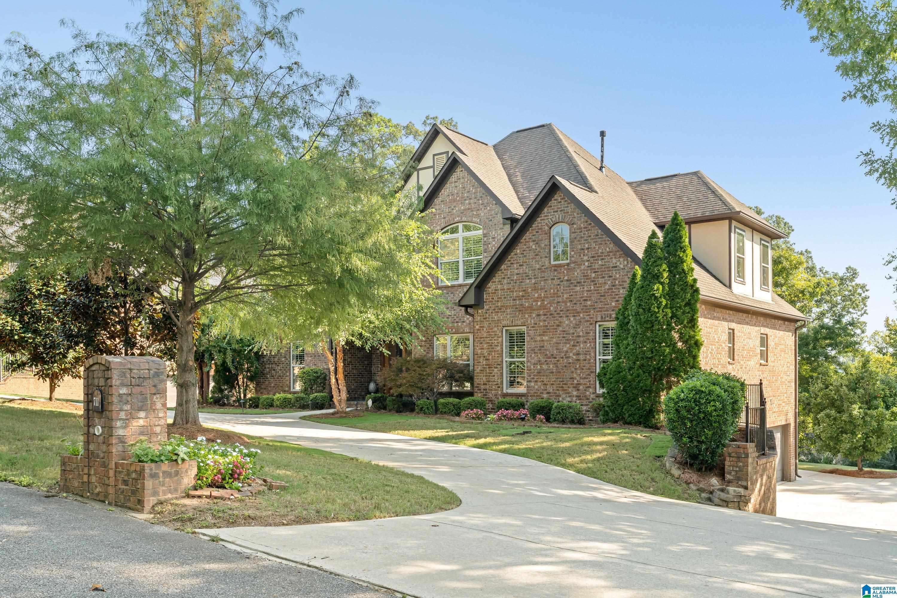 Vestavia Hills, AL 35226,711 VAN BUREN DRIVE