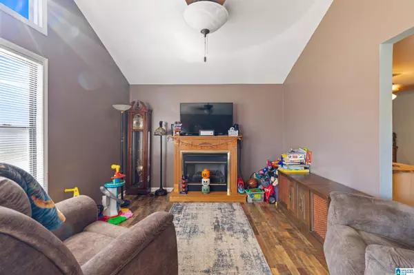 Warrior, AL 35180,709 CHEROKEE TRAIL