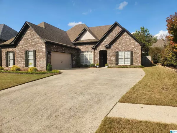 210 KENNISTON DALE,  Pelham,  AL 35124
