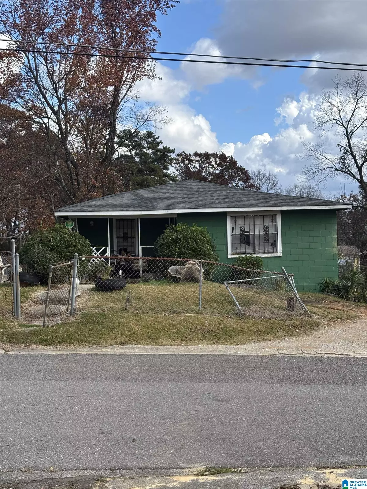 Hueytown, AL 35023,331 MARSH AVENUE