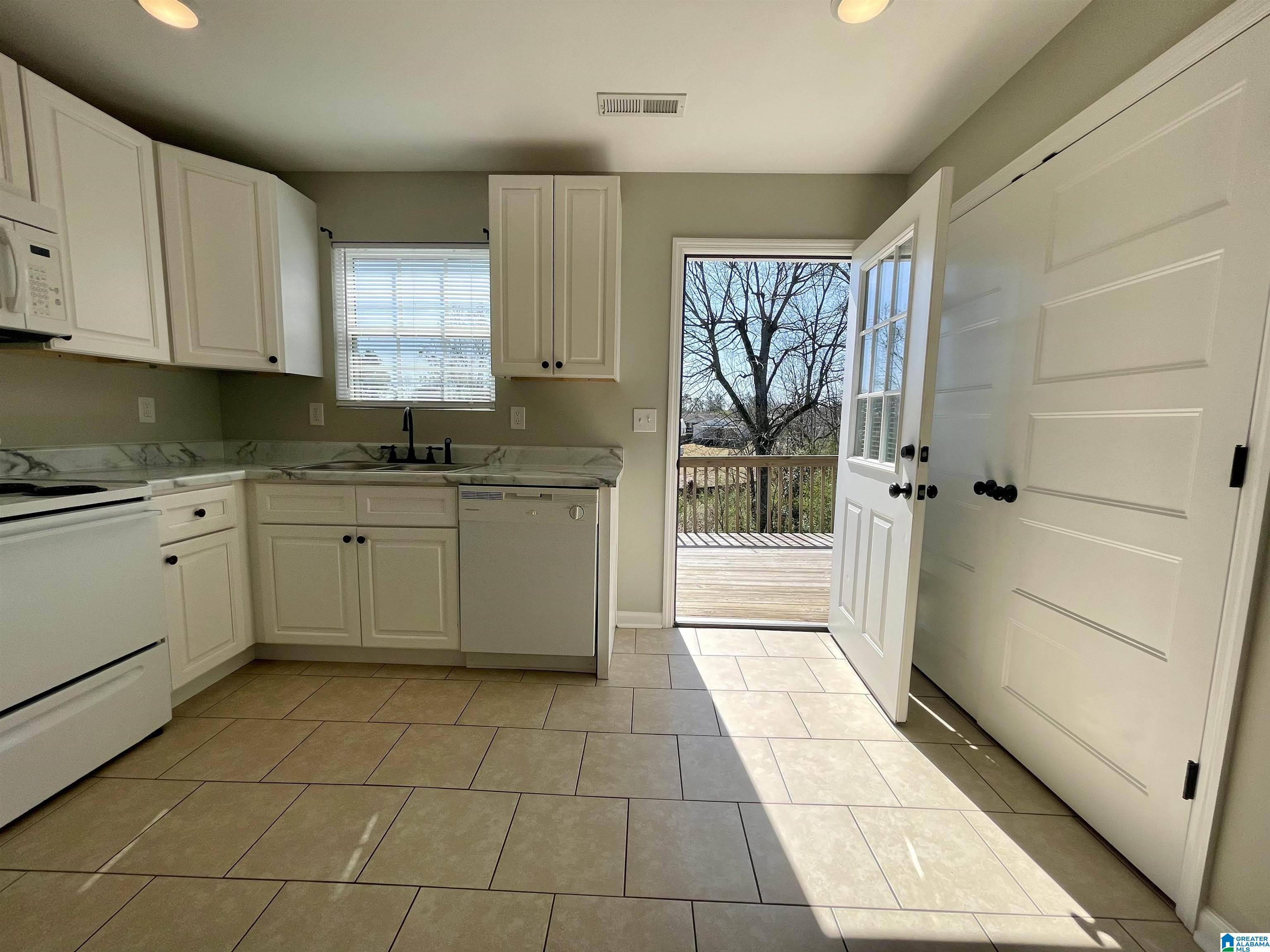Cullman, AL 35055,1304 3RD STREET SE