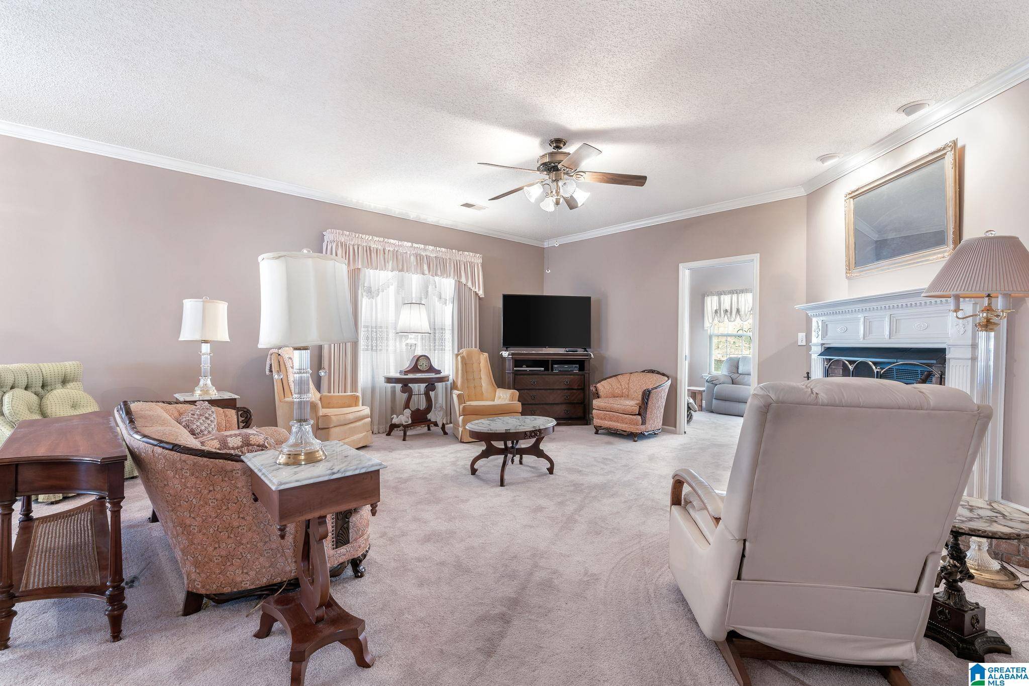 Gardendale, AL 35071,327 CREEKSIDE LANE