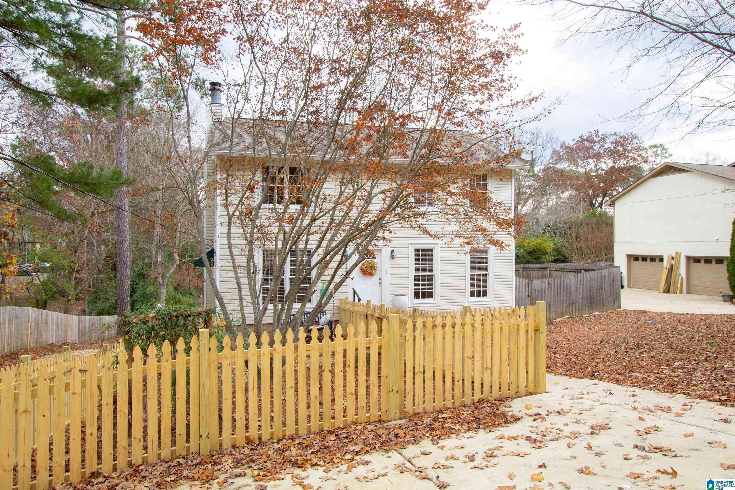 Vestavia Hills, AL 35243,3272 FARRINGTON WOOD DRIVE