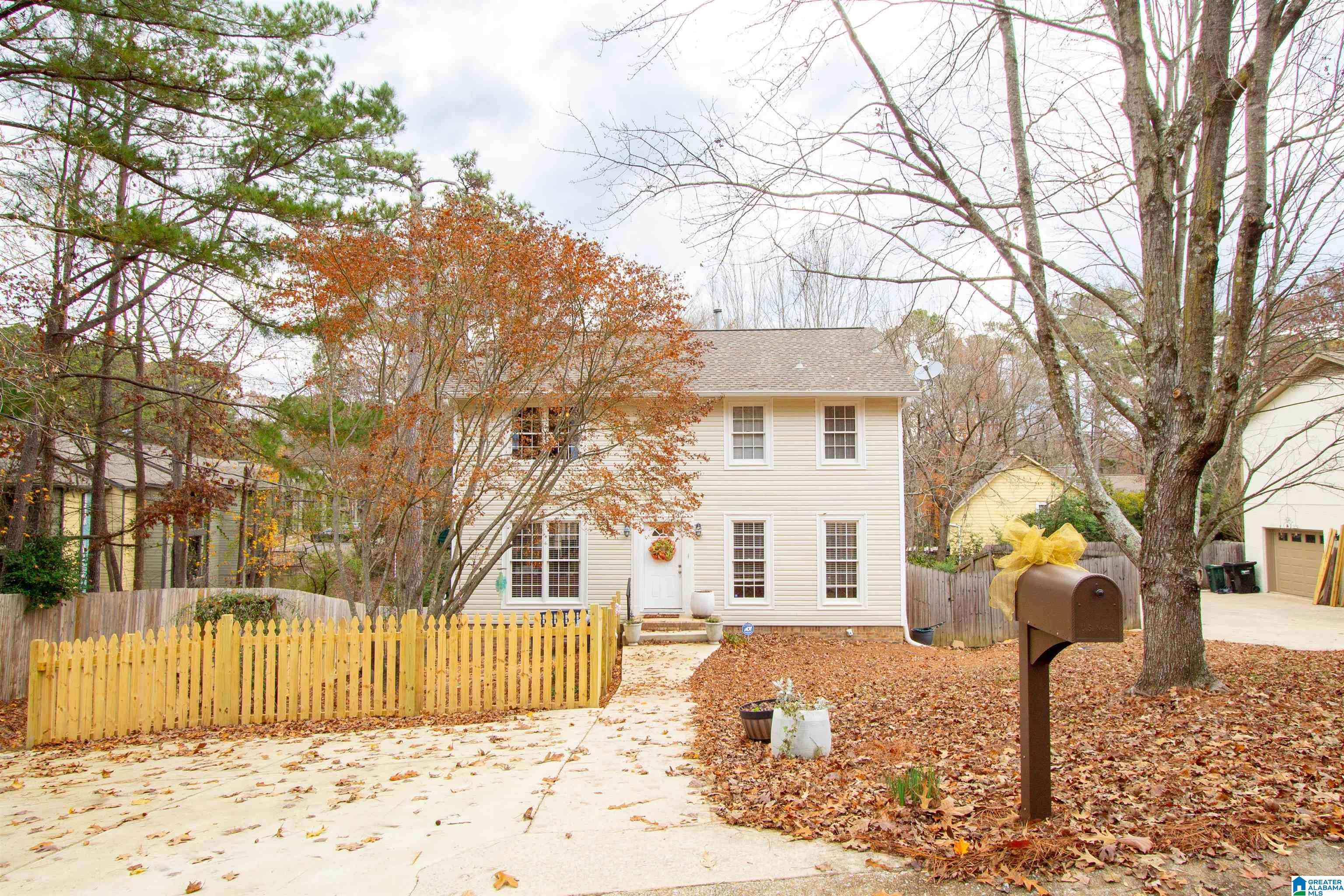 Vestavia Hills, AL 35243,3272 FARRINGTON WOOD DRIVE