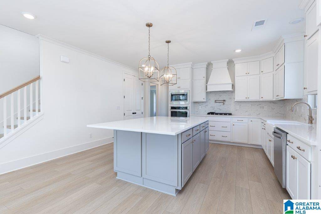 Hoover, AL 35244,1828 SWANN LANE