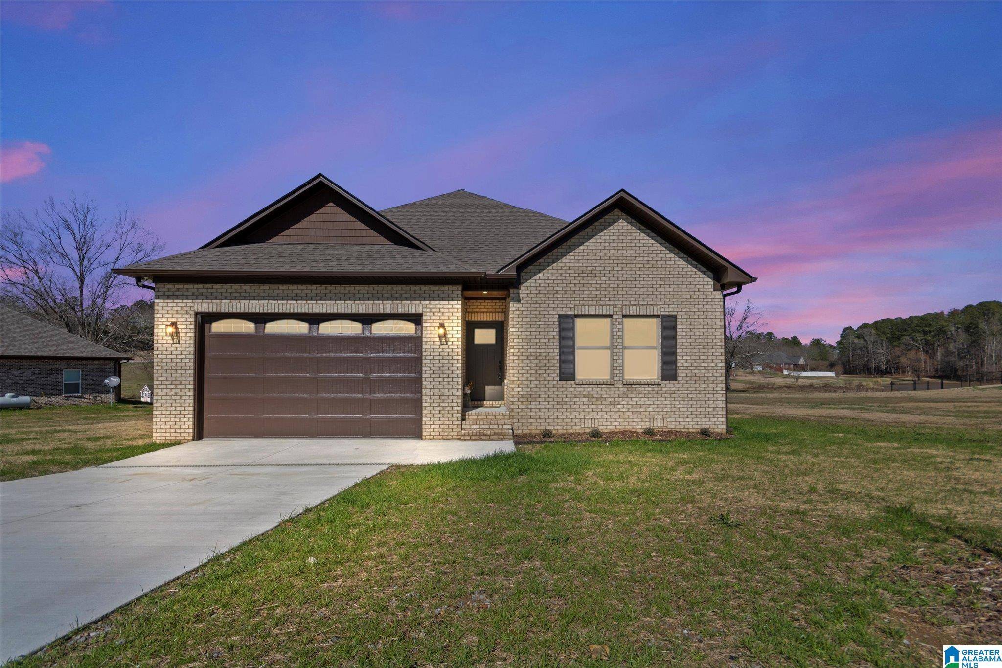 98 GRAND TRACE, Warrior, AL 35180