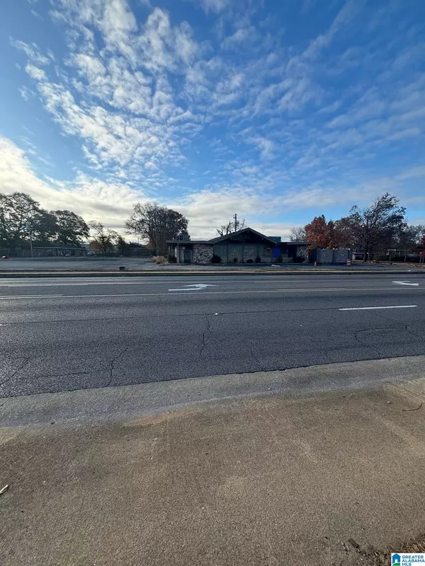 Birmingham, AL 35204,1037 3RD AVENUE W