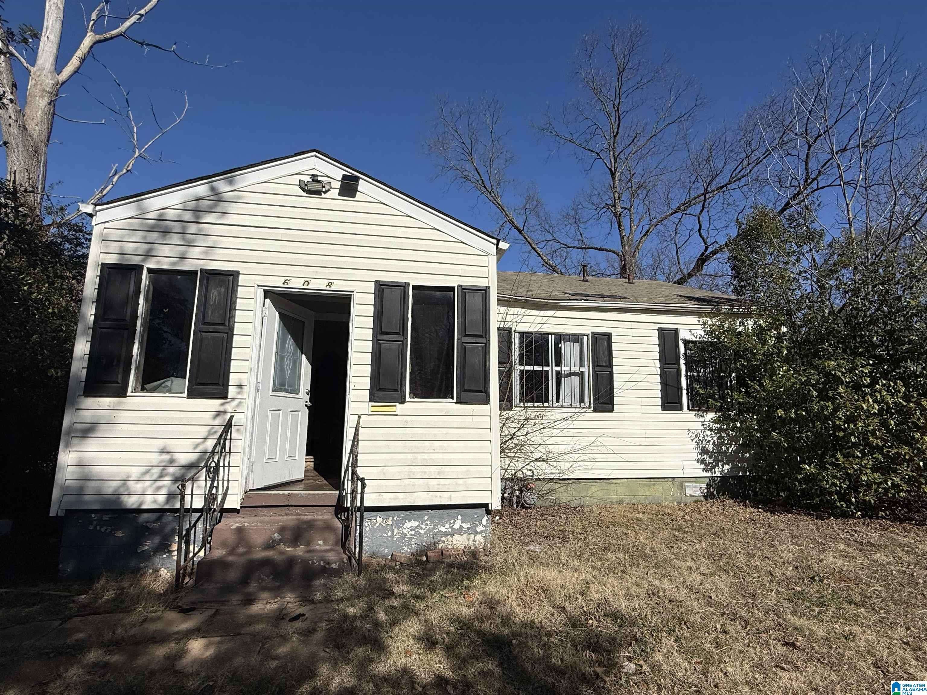 608 40TH PLACE, Fairfield, AL 35064