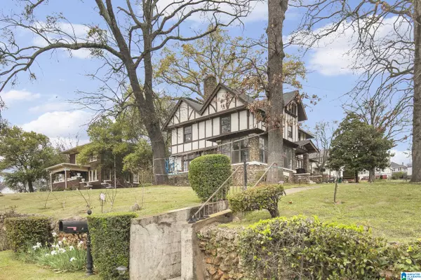 410 9TH COURT W, Birmingham, AL 35204
