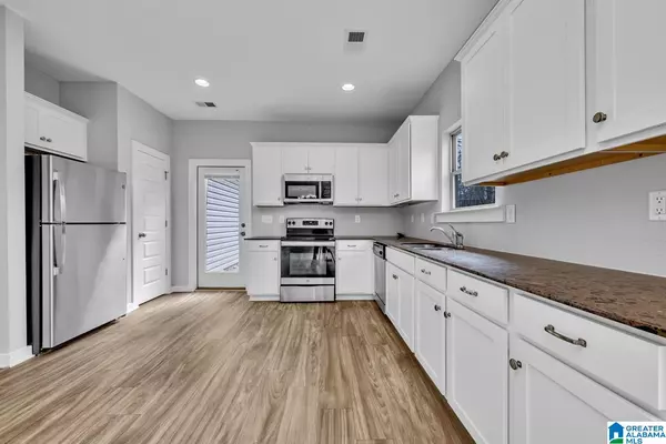 185 WHITE OAK CIRCLE, Lincoln, AL 35096