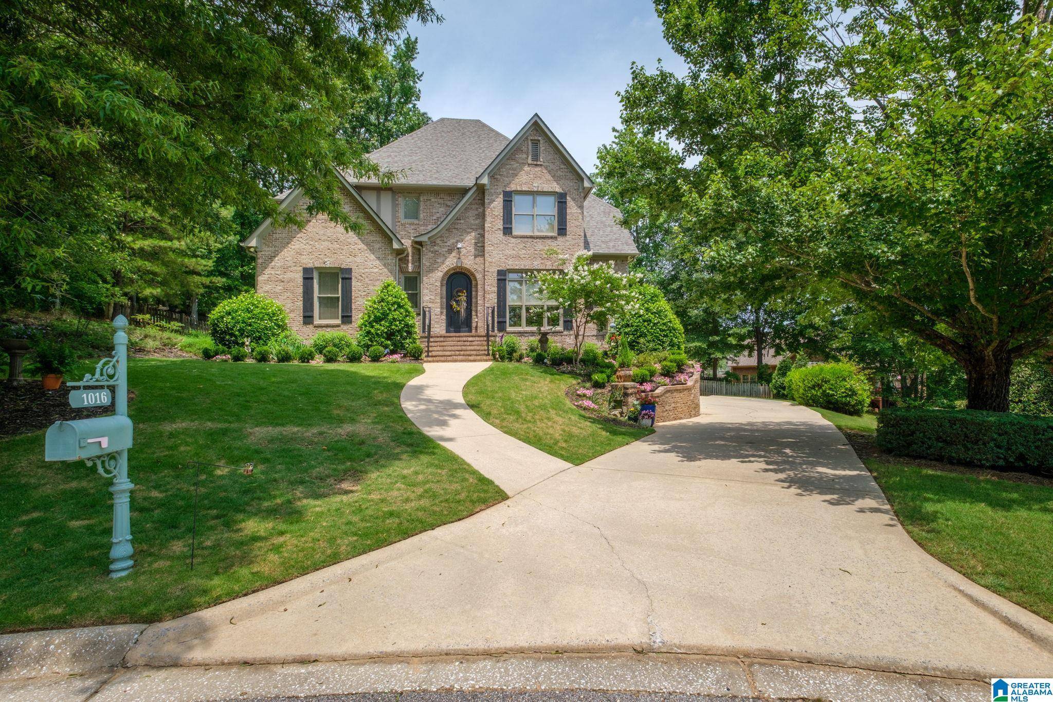 1016 LOCKSLEY CIRCLE, Birmingham, AL 35242