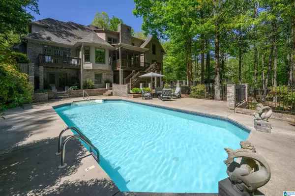 135 NORTH LAKE DRIVE,  Hoover,  AL 35242