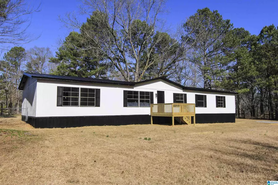 1976 KIRKSEYS BEND, Ohatchee, AL 36271