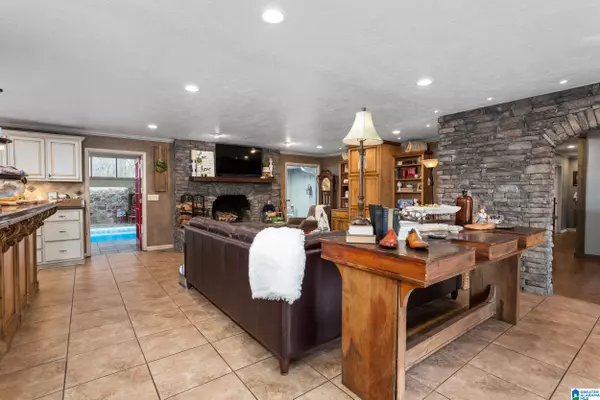 Anniston, AL 36207,115 SANDY LANE