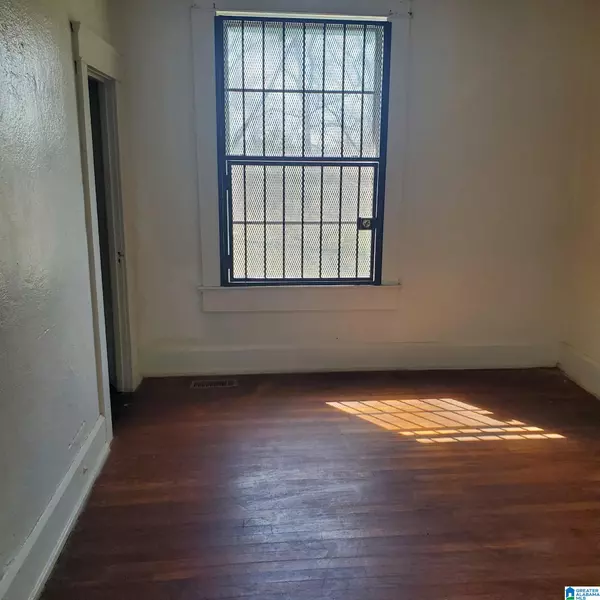 Birmingham, AL 35207,3831 24TH STREET NE