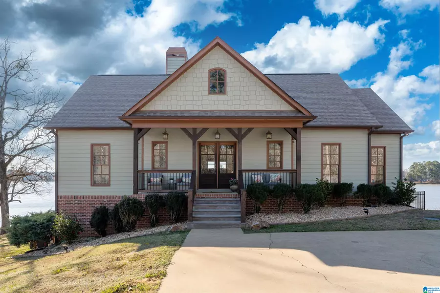 385 BOATHOUSE CIRCLE, Sylacauga, AL 35151