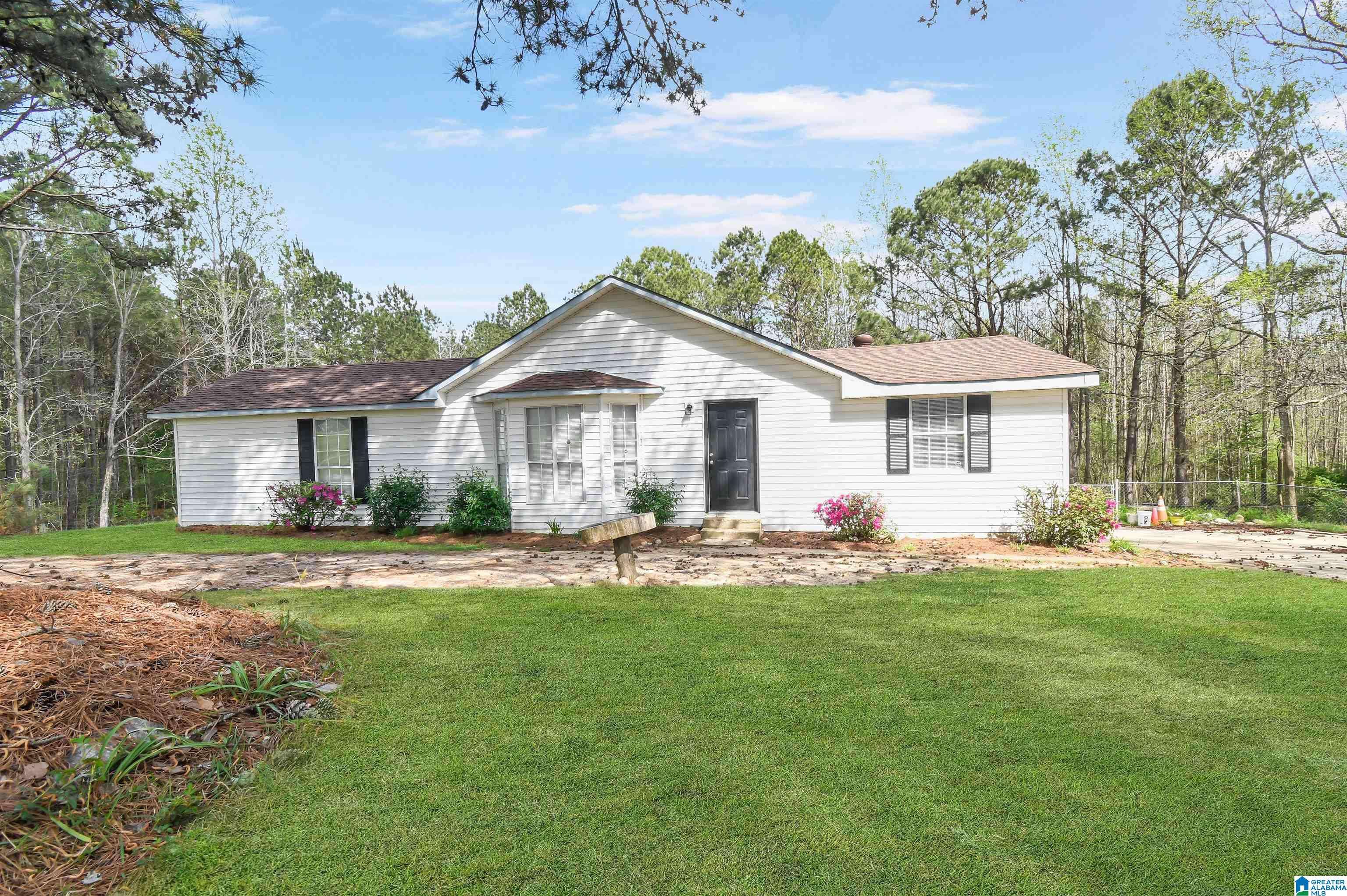 976 PINENEEDLE LANE, Clanton, AL 35045