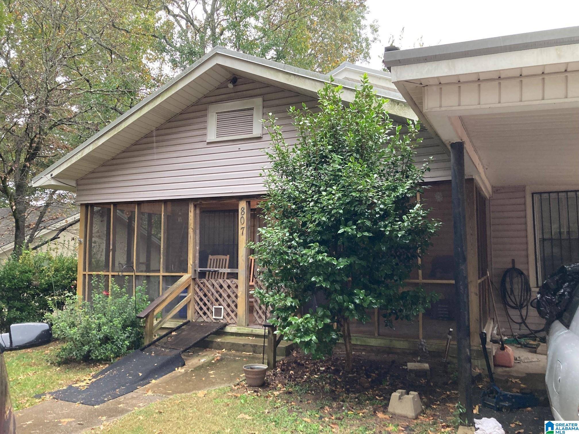 Midfield, AL 35228,807 12TH AVENUE