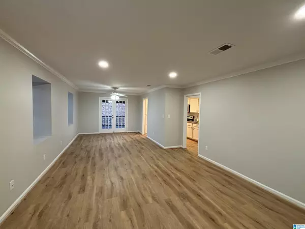 Vestavia Hills, AL 35226,855 VESTAVIA VILLA COURT #D