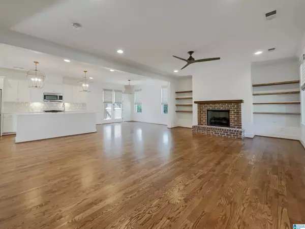 Bessemer, AL 35022,6405 WATERS EDGE CIRCLE