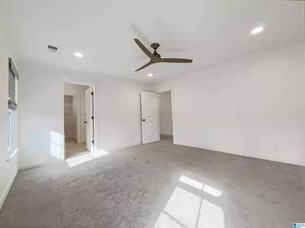 Bessemer, AL 35022,6405 WATERS EDGE CIRCLE