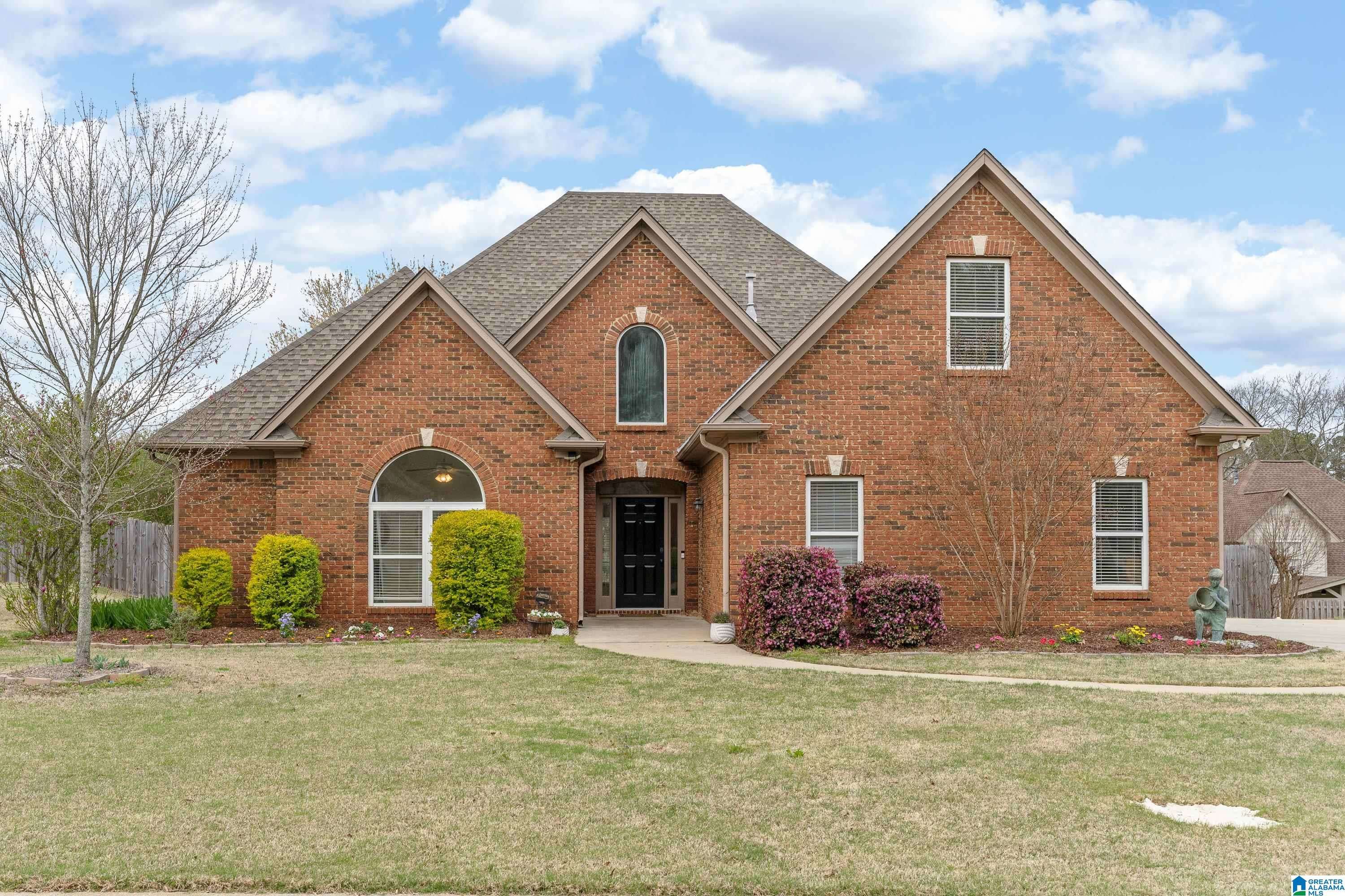 209 LAKE FOREST WAY, Alabaster, AL 35007