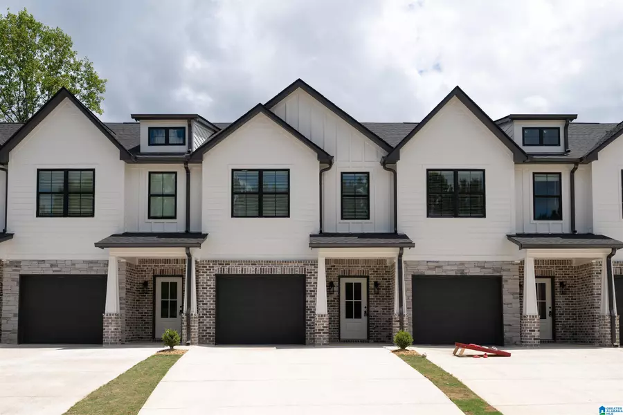 221 VILLAGE PARKWAY #34, Helena, AL 35080