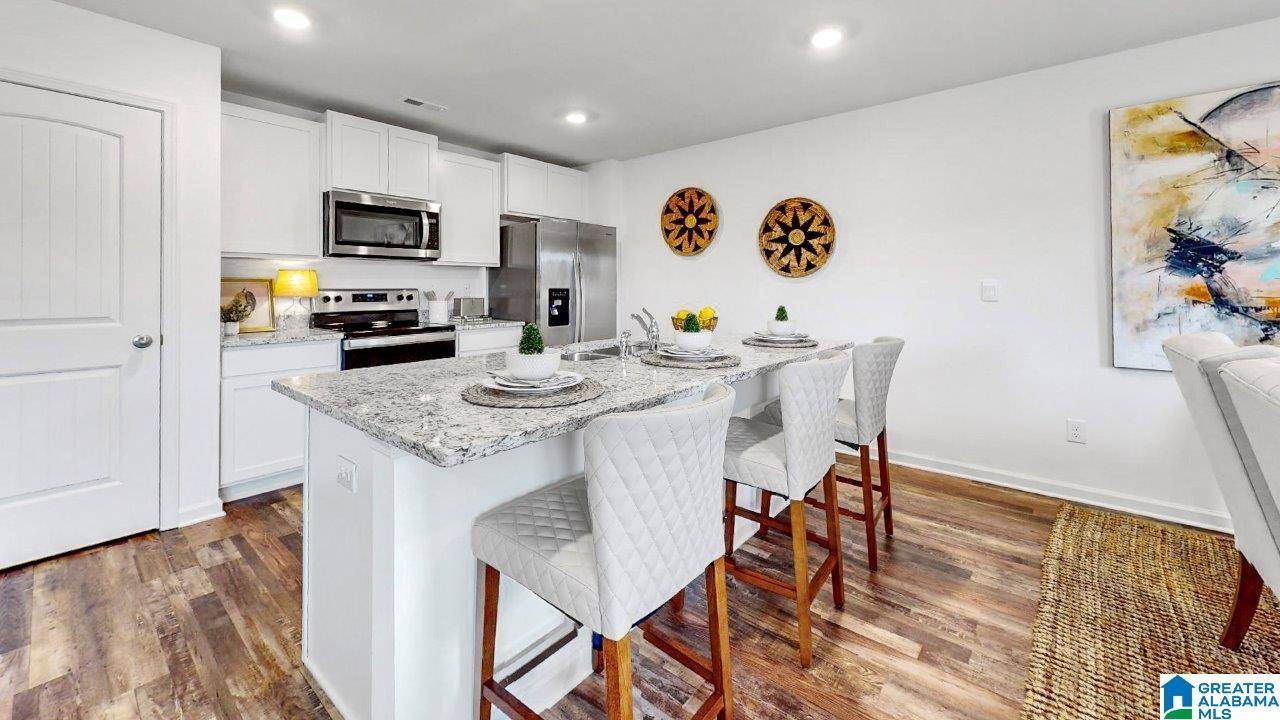 Columbiana, AL 35051,636 SADDLEWOOD LANE