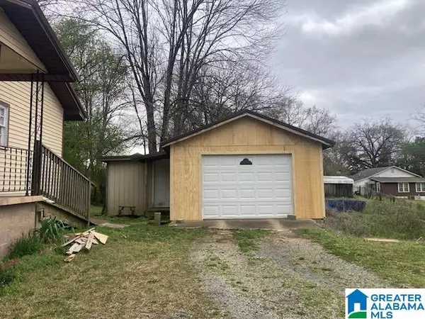 Graysville, AL 35073,305 12TH AVENUE NE
