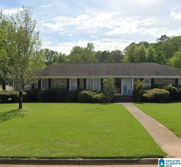 823 SEDGEFIELD LANE,  Sylacauga,  AL 35150