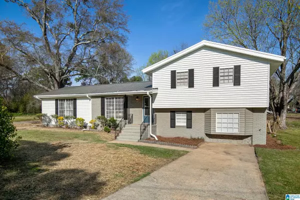 2305 2ND STREET NE, Center Point, AL 35215