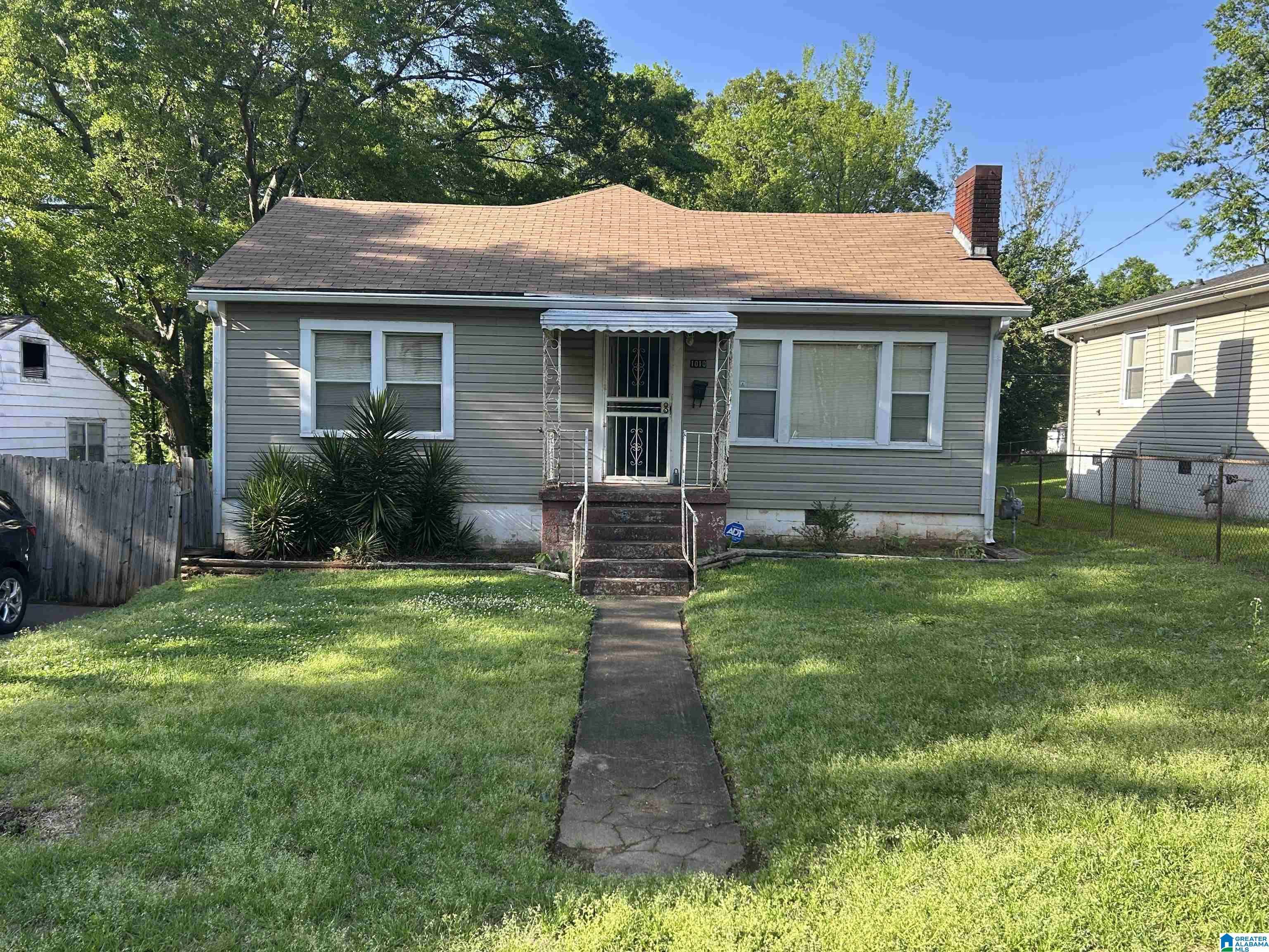 1010 7TH AVENUE, Midfield, AL 35228