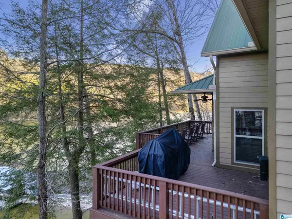 Arley, AL 35541,495 LAKERIDGE DRIVE