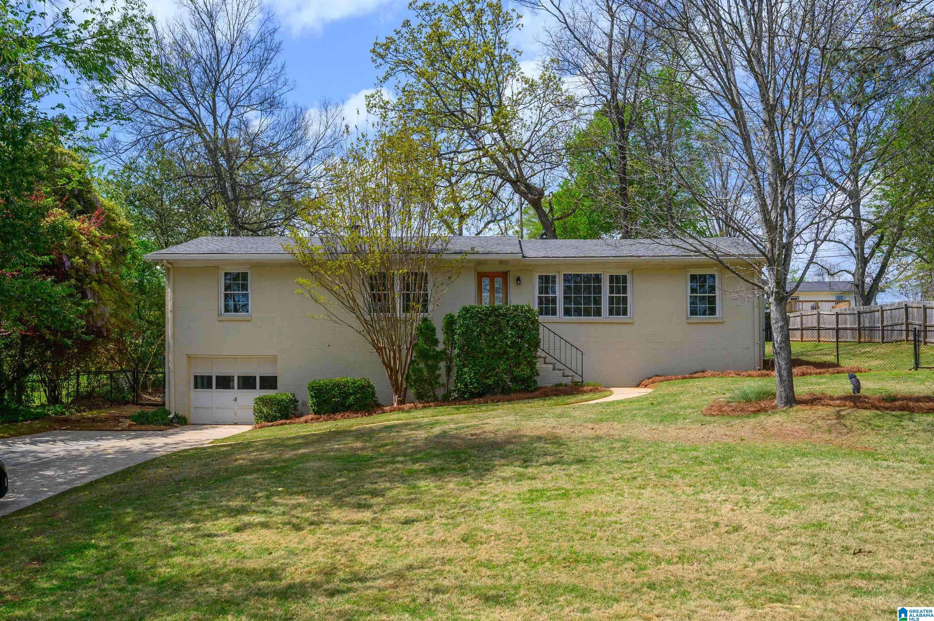 2528 FLEETWAY DRIVE, Vestavia Hills, AL 35226