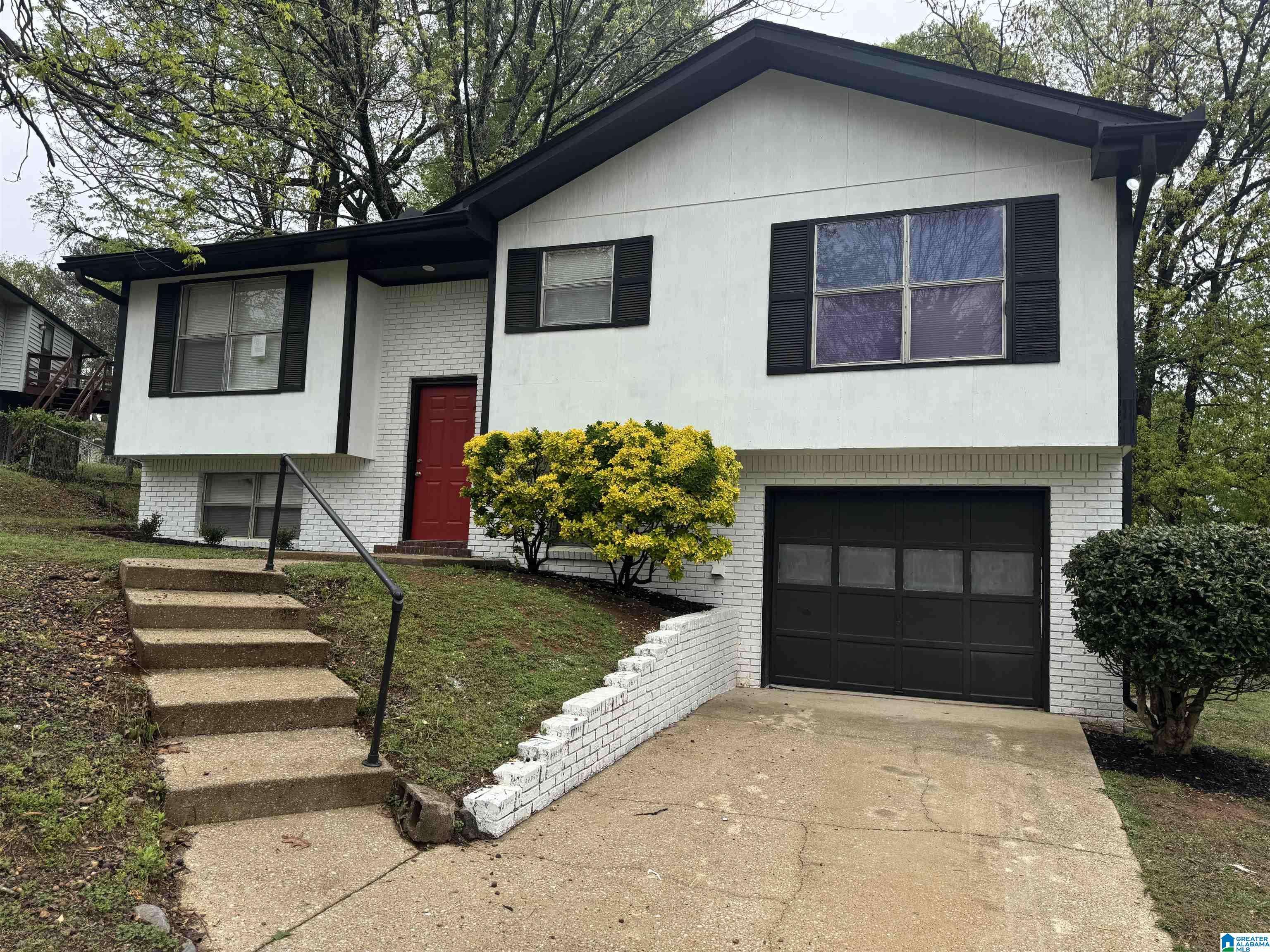 2555 JANICE CIRCLE NE, Birmingham, AL 35235