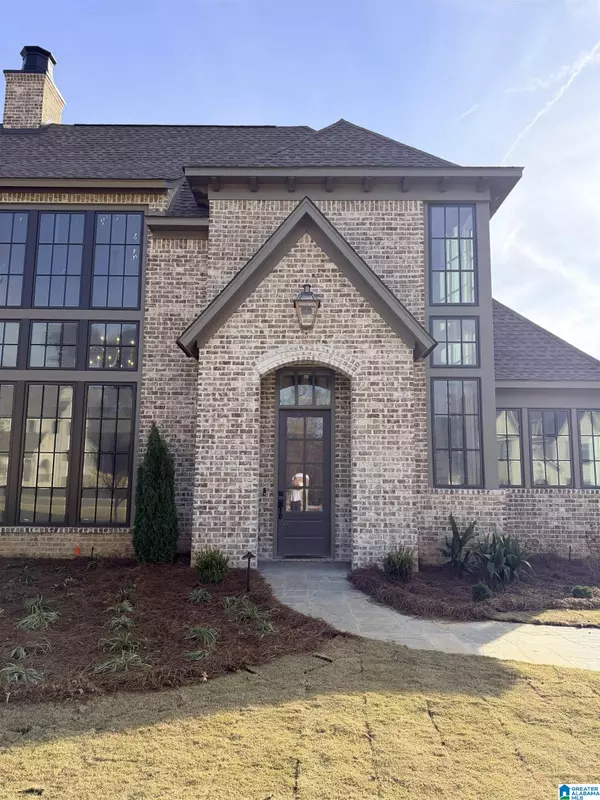 Vestavia Hills, AL 35243,2263 FIVE OAKS TRAIL