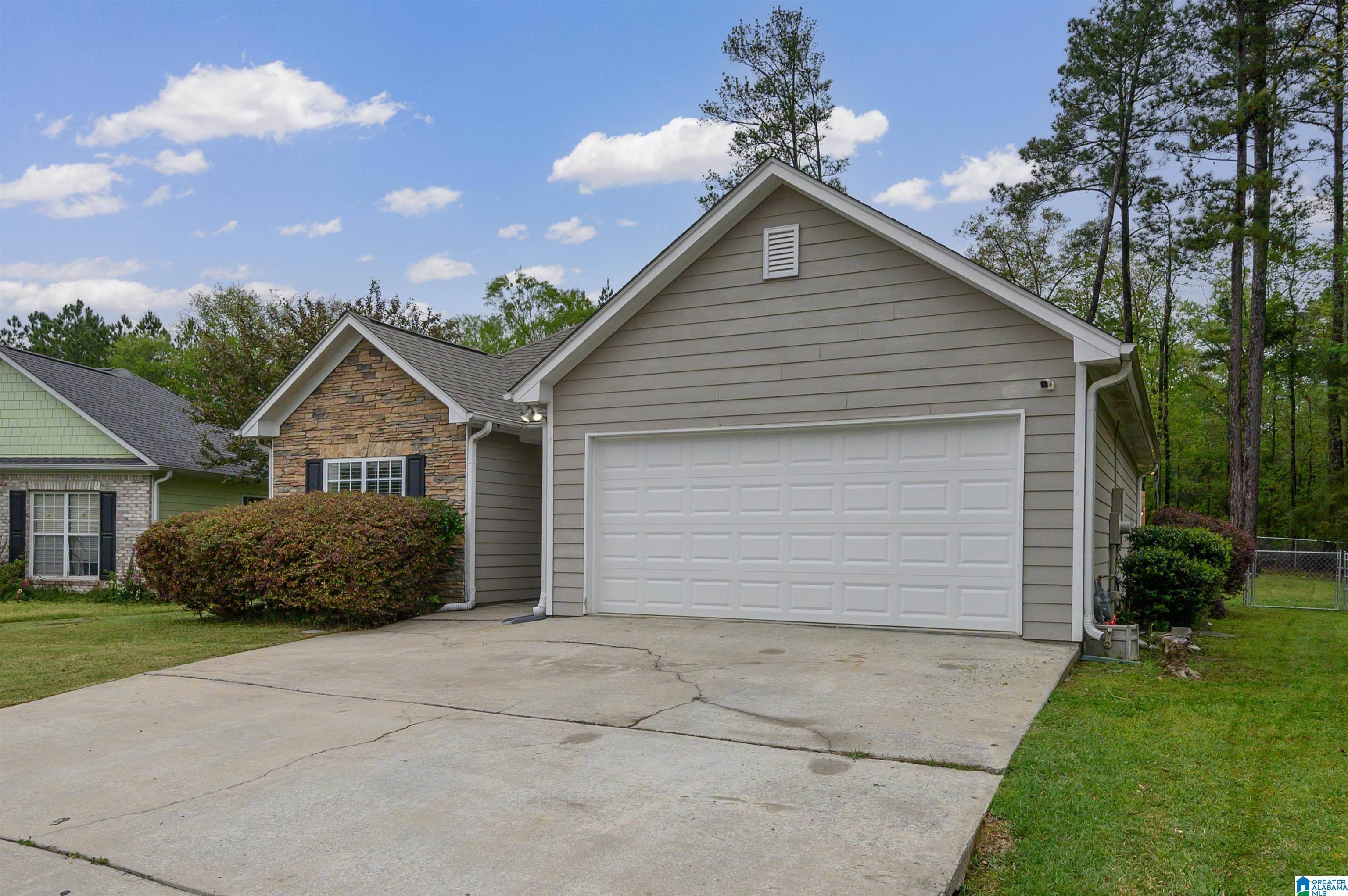 Calera, AL 35040,633 MERIWEATHER DRIVE