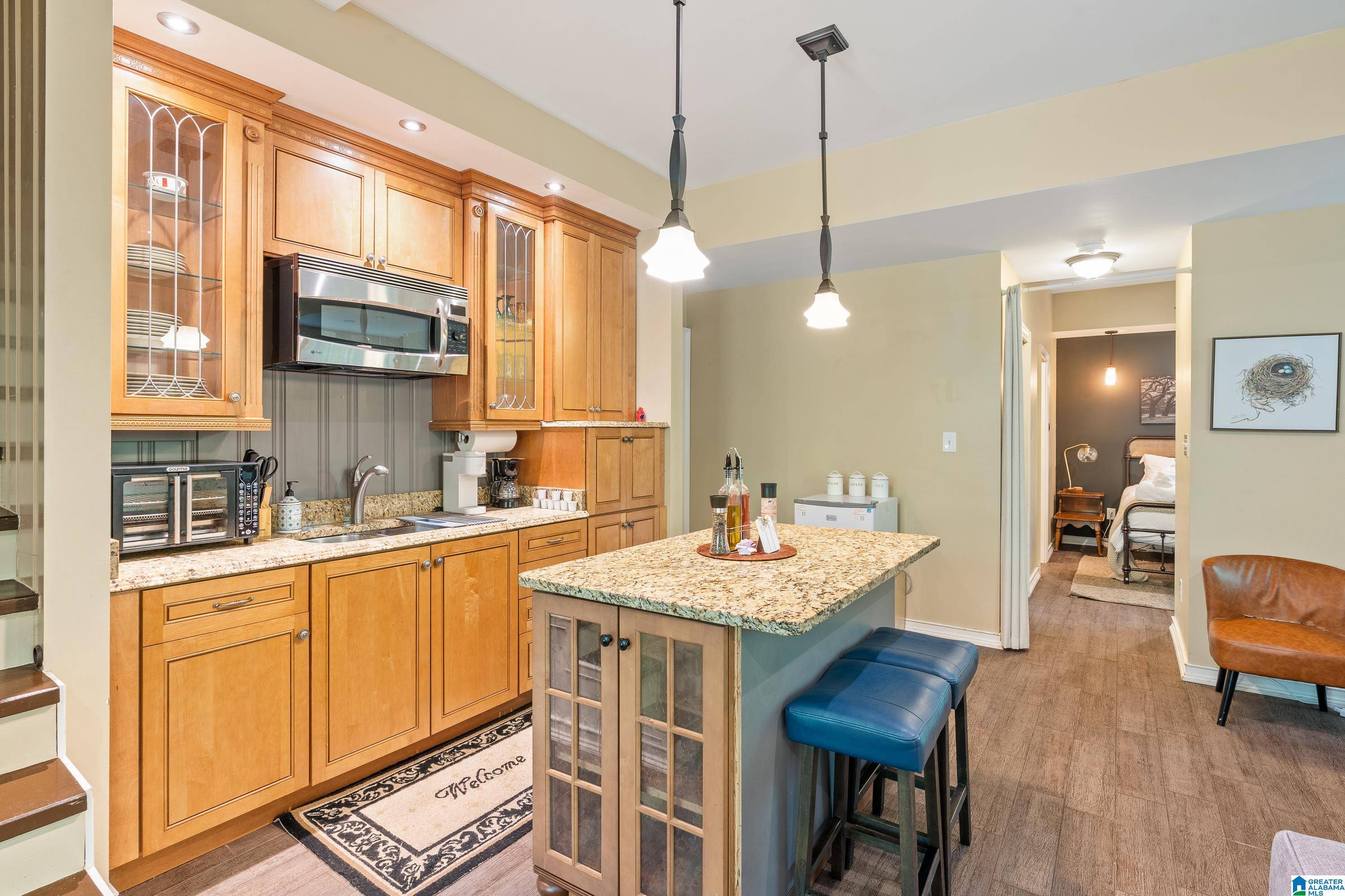 Birmingham, AL 35235,818 ROSE DRIVE