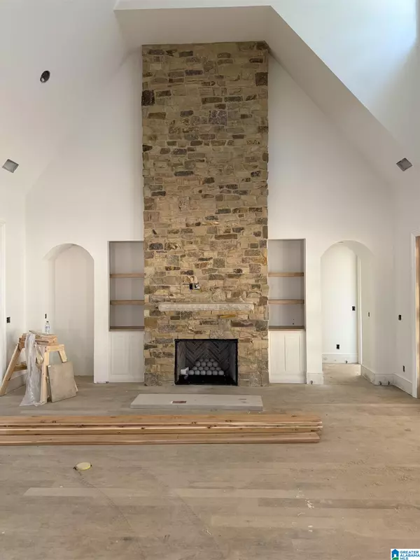 Vestavia Hills, AL 35242,7512 KINGS MOUNTAIN RIDGE