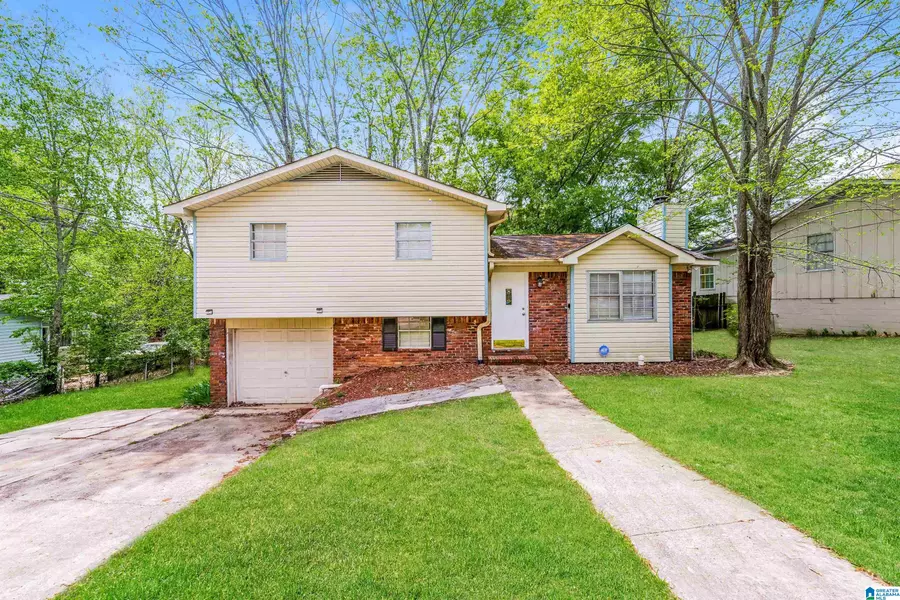 405 20TH COURT NE, Center Point, AL 35215