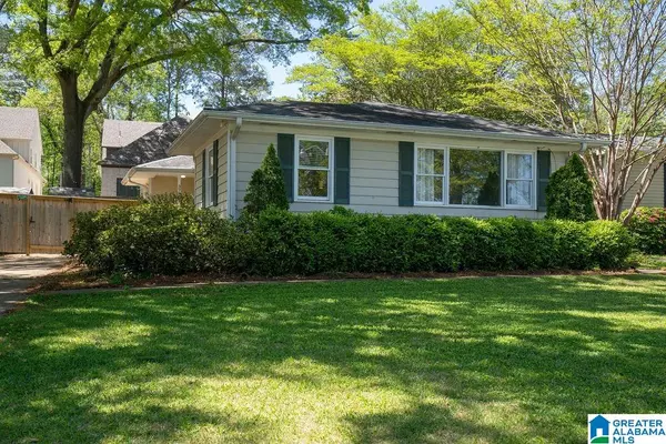 Vestavia Hills, AL 35223,3776 GLASS DRIVE