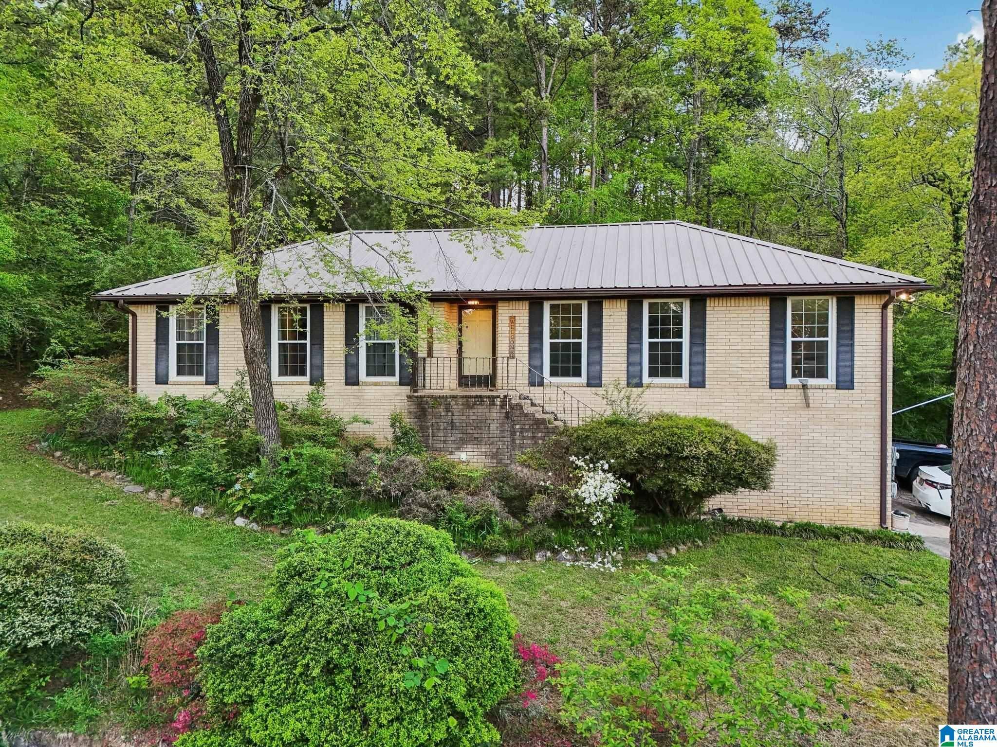 6562 LYNN CIRCLE, Leeds, AL 35094