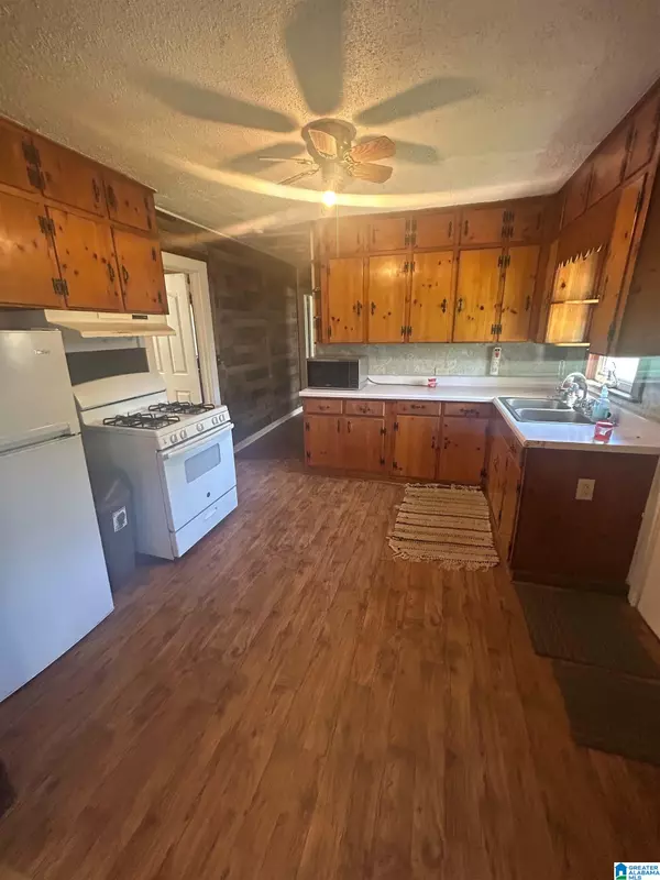 Talladega, AL 35160,520 PORTER AVENUE