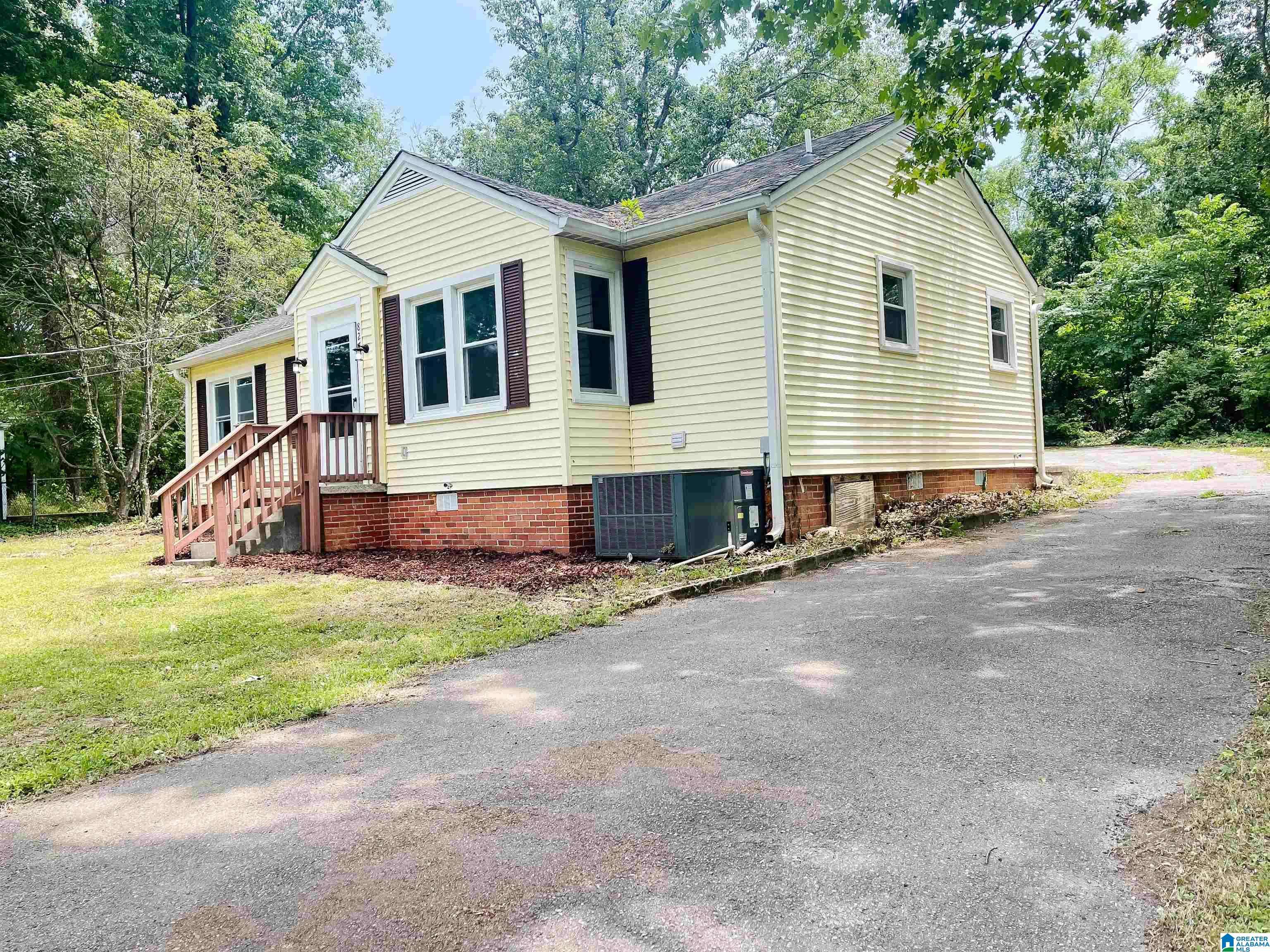 Birmingham, AL 35235,827 HILLCREST ROAD