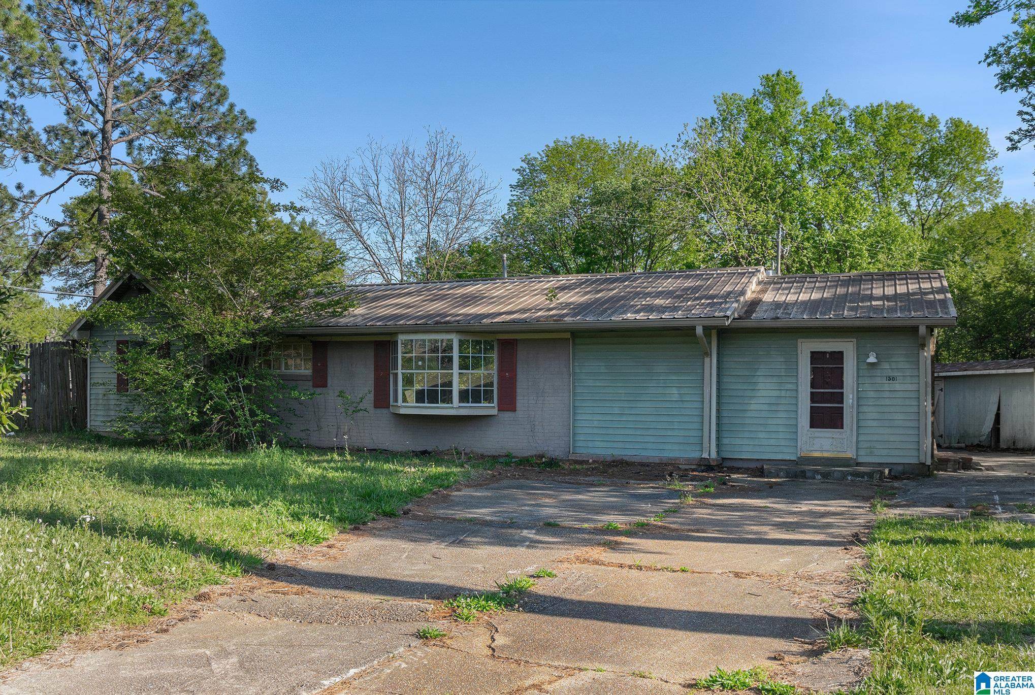 1501 COLLIER DRIVE, Midfield, AL 35228