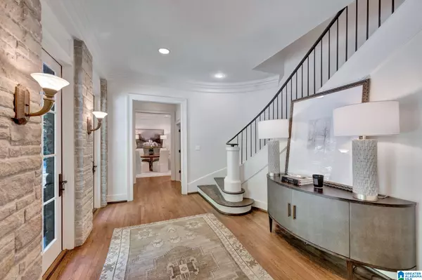 2 INNISBROOK LANE, Birmingham, AL 35242